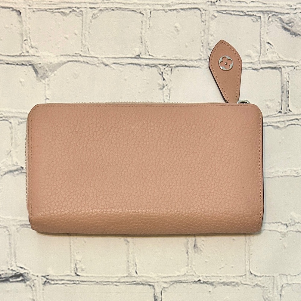Louis Vuitton Comete Zip Wallet - Full Set. Gorgeous Light Pink W/ Taupe Inside. - Picture 2 of 16